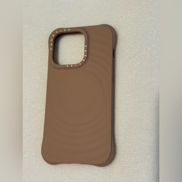 CASETiFY Essentials Ripple Case w/ Magsafe for iPhone 14 Pro New- Latte - Picture 5 of 7
